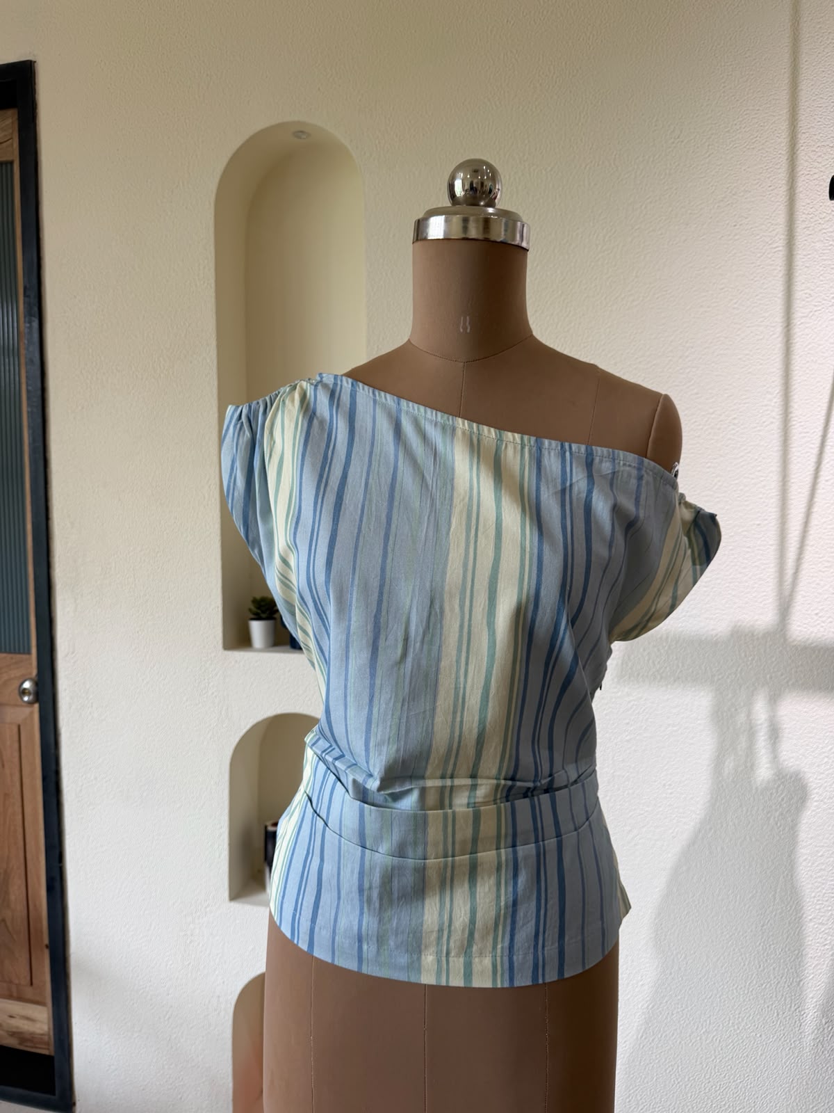 Mila one shoulder top
